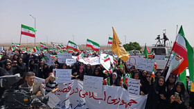 دفاع دانشجویان اصفهانی از حق غنی‌سازی در ایران
