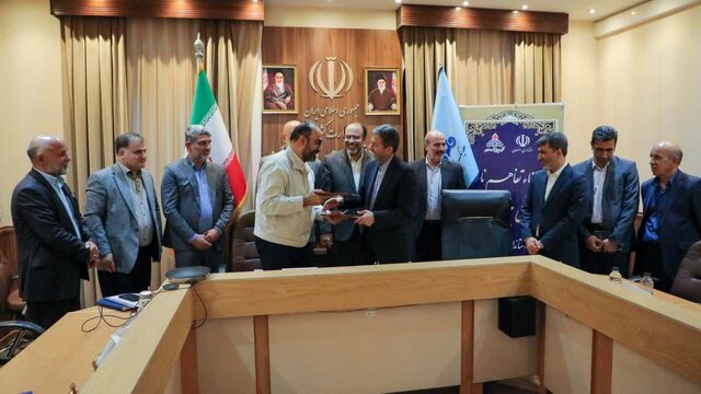 شتاب سرمایهگذاری هوشمند در اصفهان با پروژههای کلان و چتبات سرمایهگذار