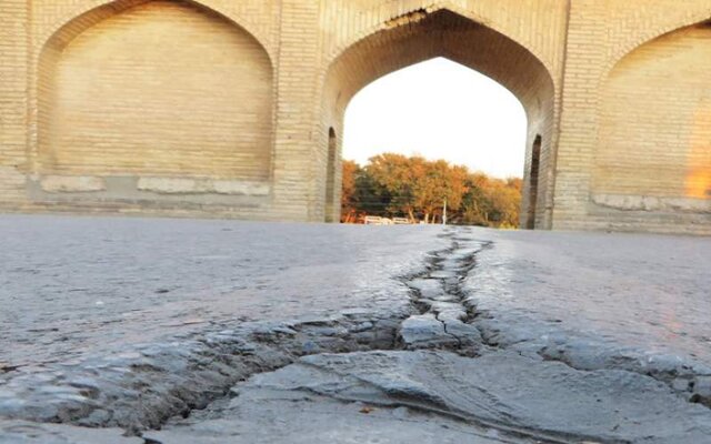 فرونشست تهدیدی روزافزون برای بقای اصفهان