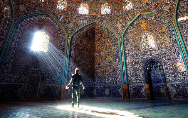 رمز و راز نور در معماری اصفهان؛ از روایتگری عرفان تا معنا