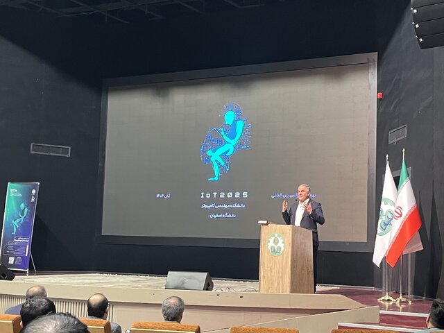 انسانِ امروز در شبکهای از فناوریها بازتعریف میشود انسانِ امروز در شبکهای از فناوریها بازتعریف میشود