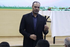 با وجود هزینه سنگین VAR، هر هفته سر ذوب‌آهن بریده می‌شود / از بازی بعد اجازه ورود VAR را نمی‌دهم