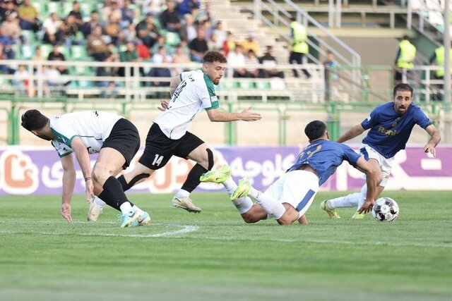 تساوی بیحاصل در فولادشهر؛ درخشش طیبیپور، نجاتدهنده انزلیچیها تساوی بیحاصل در فولادشهر؛ درخشش طیبیپور، نجاتدهنده انزلیچیها