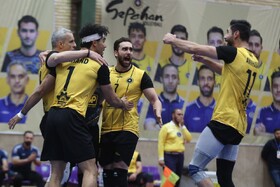 پیروزی آسان سپاهان مقابل طبیعت / ثبت چهارمین برد برای طلایی‌پوشان