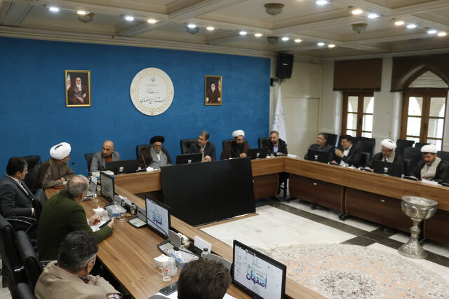 استاندار اصفهان: زکات باید موتور اشتغال پایدار در روستاها شود