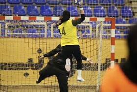 شهرآورد هندبال زنان اصفهان در نقطه اوج/ سپاهان بدون شکست مقابل نامی‌نویِ جاه‌طلب