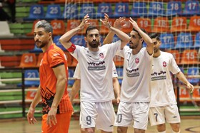 کپی‌پیستِ گیتی‌پسند-مس سونگون از روی سپاهان-پرسپولیس با نقش‌اولیِ زنان هوادار/ جنونِ محض!