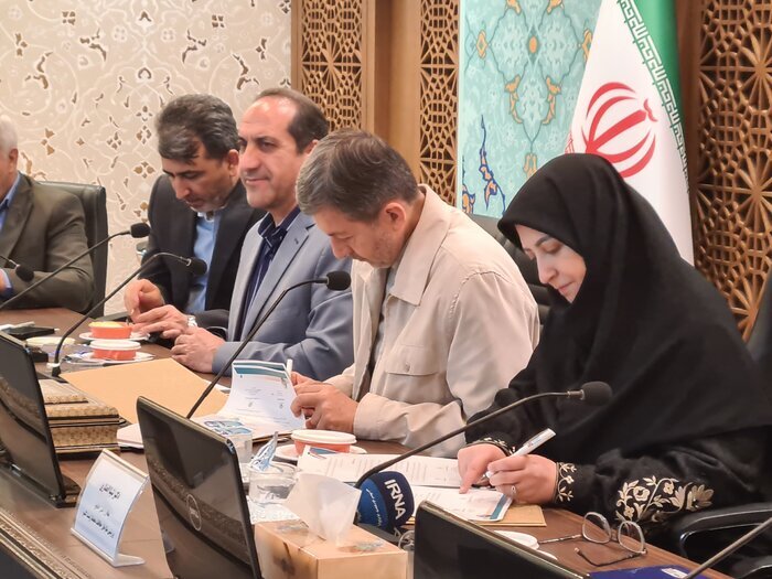 اصفهان در محاصره بحران‌های زیست‌محیطی از فرونشست زمین تا گردوغبار و زاینده‌رود خشک