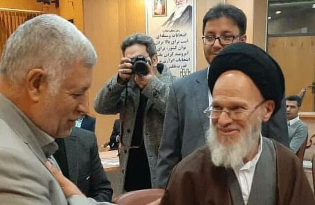 حسن‌پور ثبت نام کرد