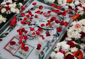 زنگ "ایثار، مقاومت و پیروزی" در جوار مرقد شهید سلیمانی نواخته شد