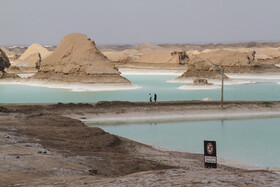 خشک شدن دریاچه کلوت جوان در شهداد کرمان
