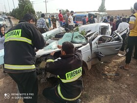 برخورد پژو ۴۰۵ با تیربرق در شهر کرمان