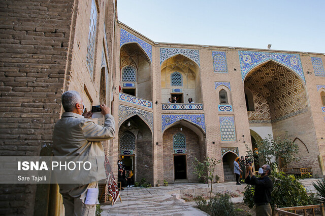 بررسی پرونده ۲ کاروانسرای ثبت جهانی در کرمان با حضور ارزیابان یونسکو