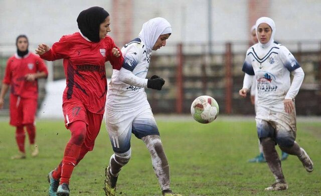 تصویر آرشیوی است. پایان لیگ برتر فوتبال زنان/ کرمانیها اول و دوم شدند