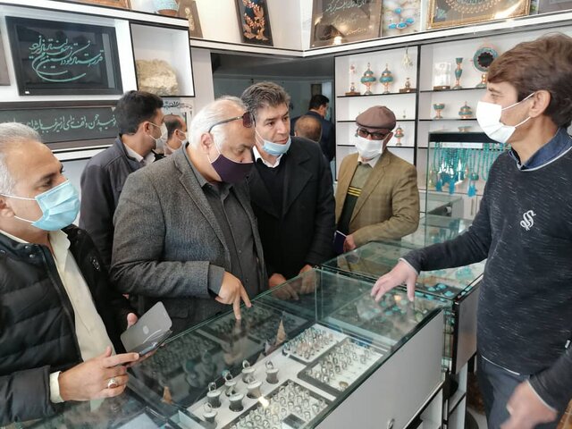 صادرات چمدانی ۵۰۰ هزار دلاری سنگهای قیمتی شهربابک صادرات چمدانی ۵۰۰ هزار دلاری سنگهای قیمتی شهربابک