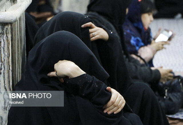 عزای مادر پهلو شکسته در منزل شهید سلیمانی