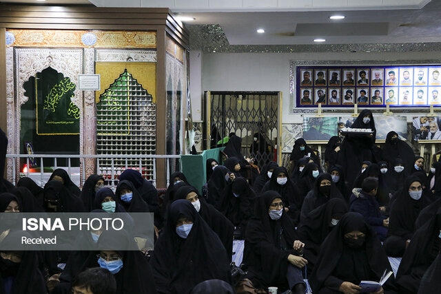 عزای مادر پهلو شکسته در منزل شهید سلیمانی