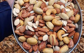 قیمت آجیل  شب یلدا از ۱۵۰ تا ۲۲۰ هزار تومان است