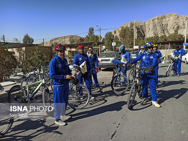 دوچرخه سواران مازندرانی در جوار مزار سردار دل ها