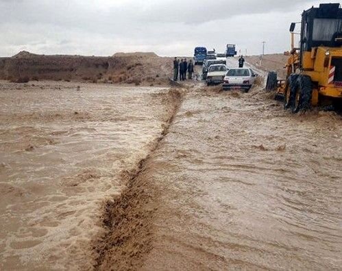 عکس تزیینی است. دستگاههای سنگین را از جیرفت به زهکلوت گسیل دهید/مردم در مسیلها قرار نگیرند