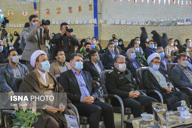 مراسم نواختن زنگ انقلاب همزمان با  آغاز دهه فجر انقلاب اسلامی-کرمان