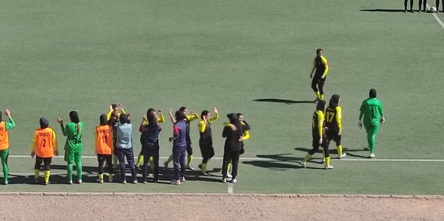 تیم فوتبال بانوان خاتون بم با 17 گل تیم حریف را درهم کوبید