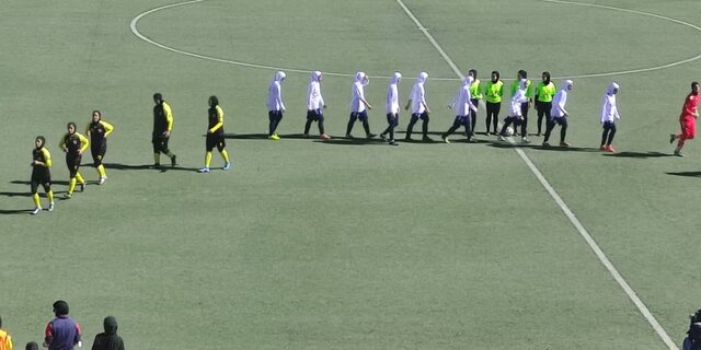 تیم فوتبال بانوان خاتون بم با 17 گل تیم حریف را درهم کوبید