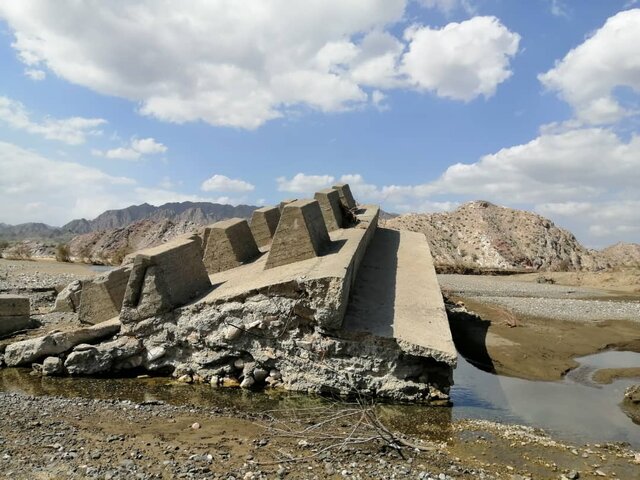 مصیبتهای بر زمین مانده سیل در منوجان کرمان