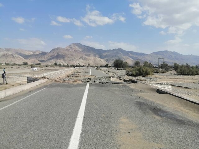 مصیبتهای بر زمین مانده سیل در منوجان کرمان 5