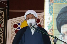 امام خمینی (ره) با دو جبهه داخلی و خارجی می‌جنگید