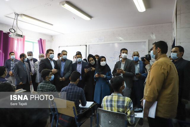  بازدید استاندار از مدارس شهر کرمان