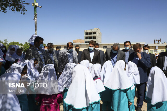  بازدید استاندار از مدارس شهر کرمان