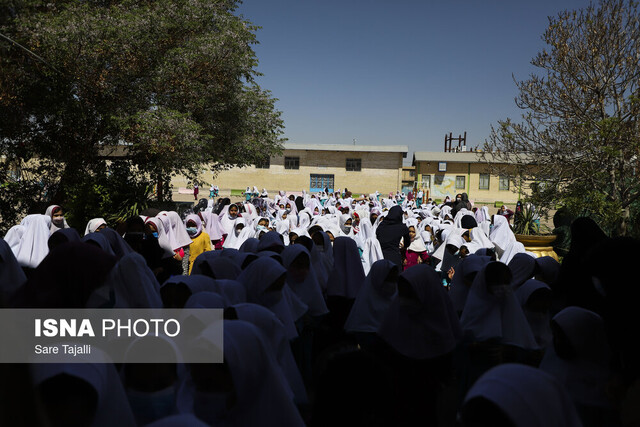 آغاز آموزش حضوری در مدارس پس از دو سال - کرمان