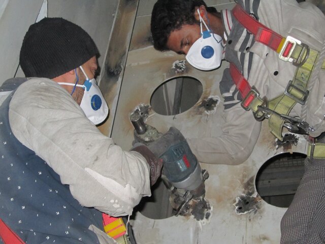 تولید برق توقف ندارد...