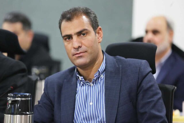 امروز رسانه ها افکار عمومی را مدیریت می کنند