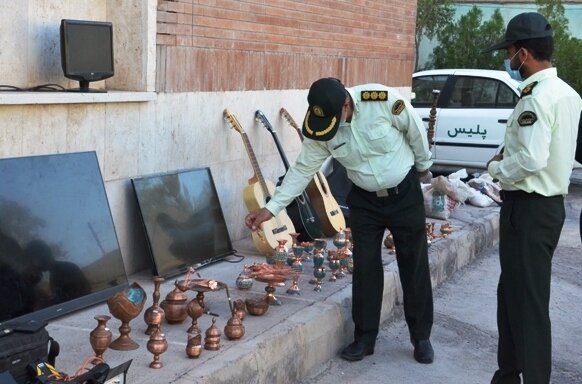 سارقان فراری پاساژ فرشته بم دستگیر شدند