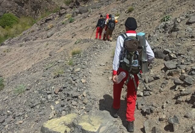 15 ساعت عملیات جستجو برای نجات جان یک کوهنورد