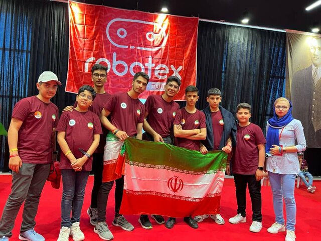 نتایج دانش‌آموزان رفسنجانی در مسابقه بین‌المللی روبوتکس ترکیه