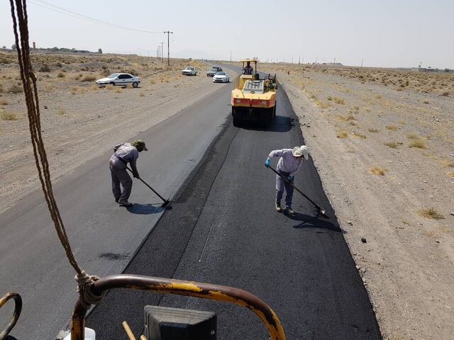 آغاز عملیات اجرای بهسازی مسیر جاده شهداد-نهبندان