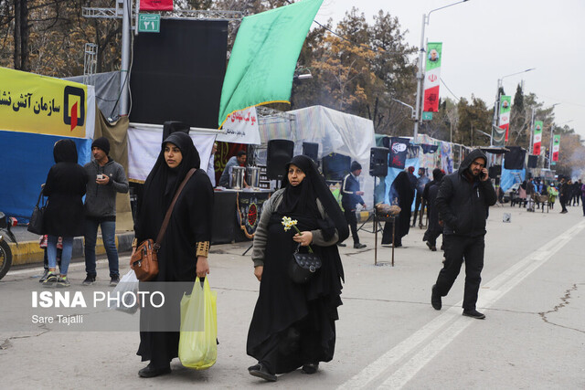 گلزار شهدای کرمان میزبان زائران حاج قاسم