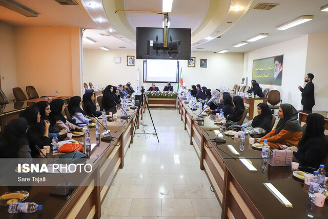 مراسم تجلیل از مدرسان دوره‌های آموزشی جهاددانشگاهی