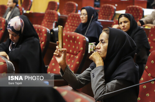 نشست خبری استاندار کرمان به مناسبت هفته دولت