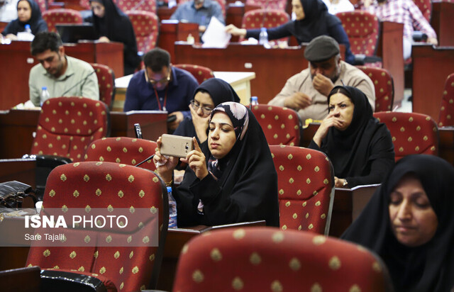 نشست خبری استاندار کرمان به مناسبت هفته دولت