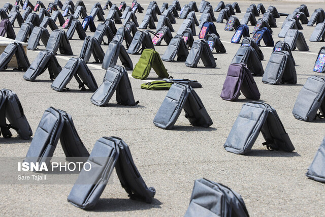 عکس تزئینی است اهدای ۴۱ هزار سری لوازمالتحریر به دانشآموزان کم بضاعت فارس