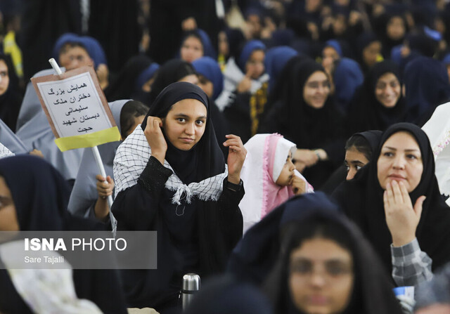 اجتماع بزرگ دانش آموزی "دختران کرمانی در ملک سلیمانی"