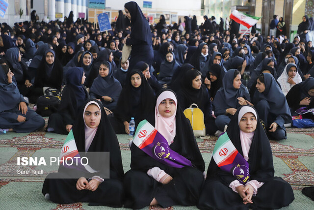 اجتماع بزرگ دانش آموزی "دختران کرمانی در ملک سلیمانی"