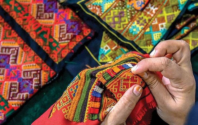 ۲۴۰ هنرجوی شهرستانهای جازمویان و کهنوج آموزش صنایعدستی میبینند ۲۴۰ هنرجوی شهرستانهای جازمویان و کهنوج آموزش صنایعدستی میبینند