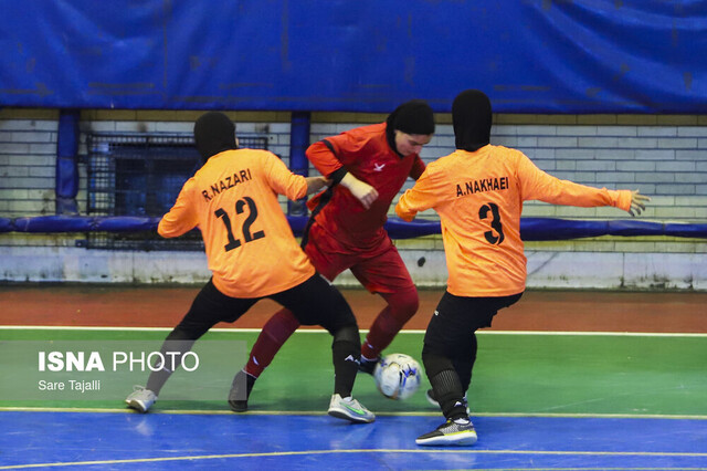 تیم فوتسال بانوان تاکستان؛ حضور در لیگ برتر یا انحلال؟ تیم فوتسال بانوان تاکستان؛ حضور در لیگ برتر یا انحلال؟