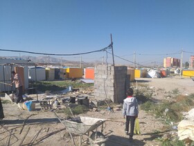 اینجا هنوز می‌لرزد...