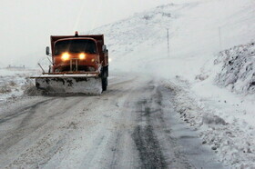 امدادرسانی به 220 مسافر گرفتار در برف در جاده‌های کرمانشاه